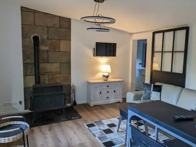 TV/Unterhaltungsangebot in der Unterkunft Holiday Home in Süd-Waldhanglage mit tollem Seeblick by Interhome
