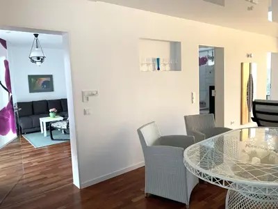 Ein Sitzbereich in der Unterkunft Apartment Penthouse Yachthafen by Interhome