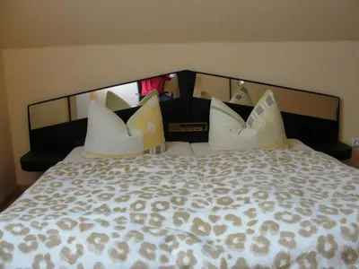 Ein Bett oder Betten in einem Zimmer der Unterkunft Holiday Home Roswitha 1 by Interhome