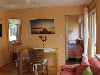 Ein Sitzbereich in der Unterkunft Holiday Home Bungalow Waldidyll by Interhome