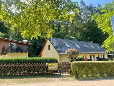 Das Gebäude in dem sich die Ferienwohnung befindet