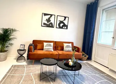 Ein Sitzbereich in der Unterkunft Design Apart 1 BR/Pankow-P. Berg/Netflix/Parking