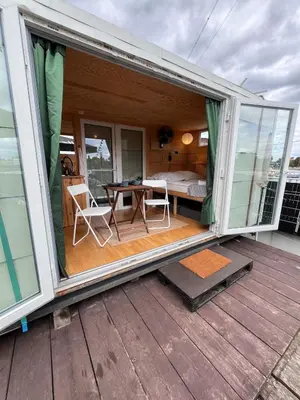 Ein Balkon oder eine Terrasse in der Unterkunft Berlin River Retreat