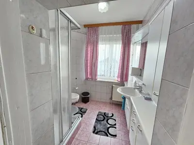 Ein Badezimmer in der Unterkunft WG- Zimmer im Einfamilienhaus