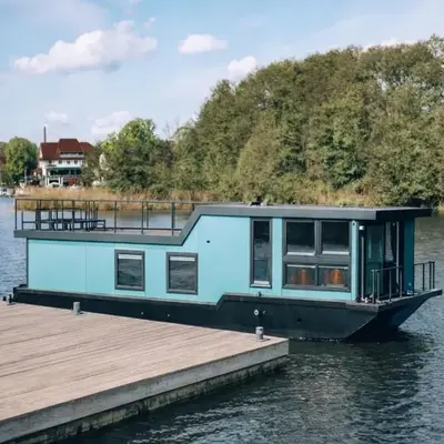 schwimmendes Ferienhaus in Berlin