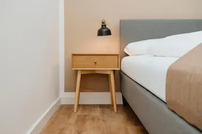 Ein Bett oder Betten in einem Zimmer der Unterkunft Homely Berlin - Familien & Gruppen, Eigener Eingang, Top Anbindung