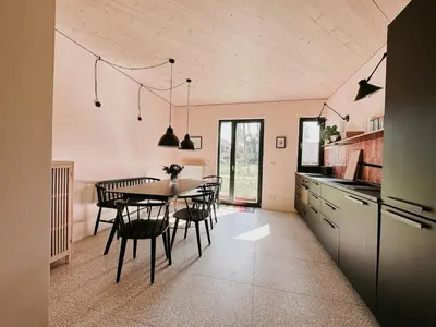 Küche/Küchenzeile in der Unterkunft Superschönes Haus am See