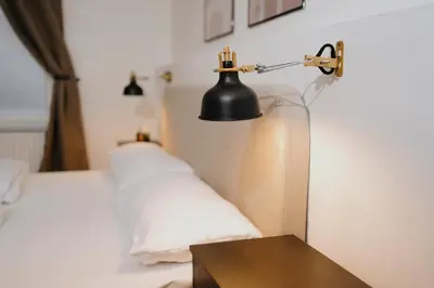 Ein Bett oder Betten in einem Zimmer der Unterkunft Homely Berlin - Familien & Gruppen, 2 Schlafzimmer, Top Anbindung