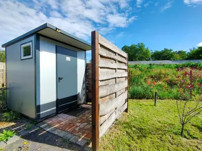 Ein Garten an der Unterkunft Magic Kota - Sternenguckerhaus