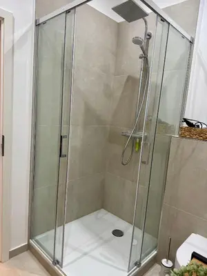 Ein Badezimmer in der Unterkunft City-Apartment mit Balkon U39-4