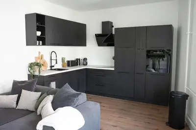 Küche/Küchenzeile in der Unterkunft Modern 3-room apartment on Kurfürstendamm City-West