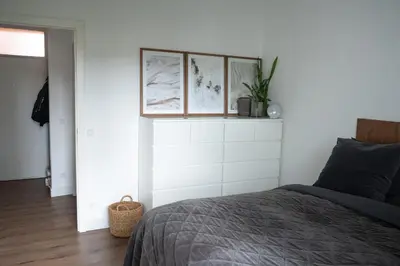 Ein Bett oder Betten in einem Zimmer der Unterkunft Modern 3-room apartment on Kurfürstendamm City-West