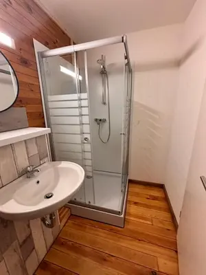 Ein Badezimmer in der Unterkunft HerbergeZumBrieselang