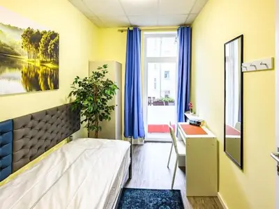 Ein Bett oder Betten in einem Zimmer der Unterkunft Attic apartment in villa!