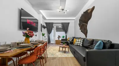 Ein Sitzbereich in der Unterkunft Gemütliches Apartment in Wedding - 75QM