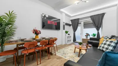 Ein Sitzbereich in der Unterkunft Gemütliches Apartment in Wedding - 75QM
