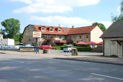 Das Gebäude in dem sich das Hotel befindet