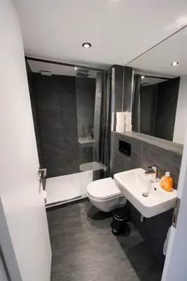 Ein Badezimmer in der Unterkunft Central Prenzlauer Berg for 4 - Family or Friends PRA