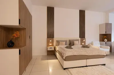 Ein Bett oder Betten in einem Zimmer der Unterkunft Jomi Stays Berlin - Kudamm