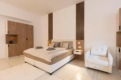Ein Bett oder Betten in einem Zimmer der Unterkunft Jomi Stays Berlin - Kudamm
