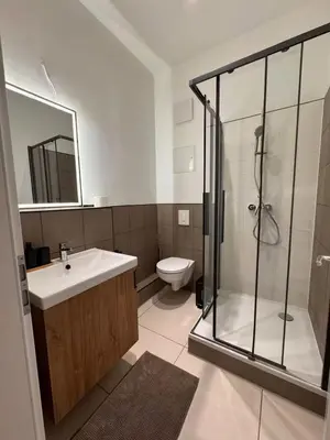 Ein Badezimmer in der Unterkunft Jomi Stays Berlin - Kudamm