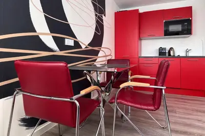 Küche/Küchenzeile in der Unterkunft MUSE by Comfort Housing - 2 bedroom apartment