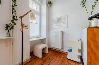 Ein Bett oder Betten in einem Zimmer der Unterkunft Stylish apartment near Ku 'damm