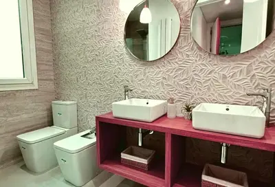 Ein Badezimmer in der Unterkunft Moderne 4-Zimmer-Wohnung