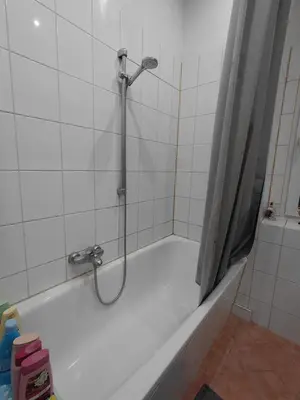 Ein Badezimmer in der Unterkunft Berlin beautiful center Room