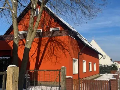 Das Gebäude in dem sich die Pension befindet