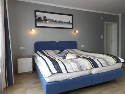 Ein Bett oder Betten in einem Zimmer der Unterkunft Pension zum Wiesengrund - Zimmer mit Singleküche