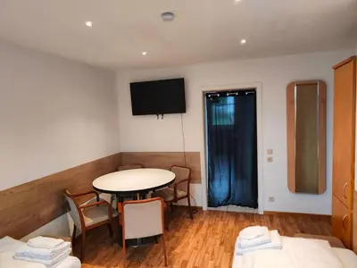 TV/Unterhaltungsangebot in der Unterkunft Möblierte Wohnung in Grünheide - Hangelsberg Nähe Tesla