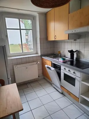 Küche/Küchenzeile in der Unterkunft Möblierte Wohnung in Grünheide - Hangelsberg Nähe Tesla