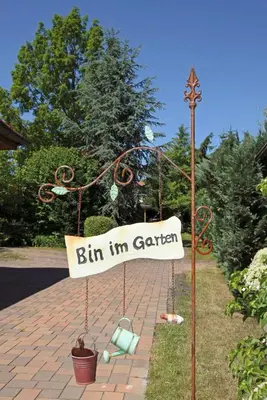Ein Garten an der Unterkunft Feriendomizil Hönow