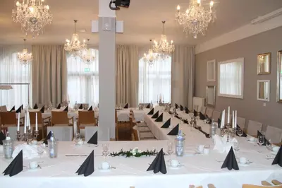 Ein Restaurant oder anderes Speiselokal in der Unterkunft Hotel am Molkenmarkt