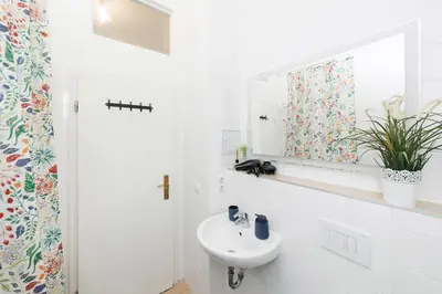 Ein Badezimmer in der Unterkunft Grand Central Mitte Apartment