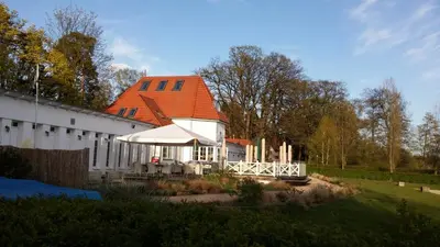 Ein Garten an der Unterkunft Residenz Zum Kronprinzen Bad Saarow