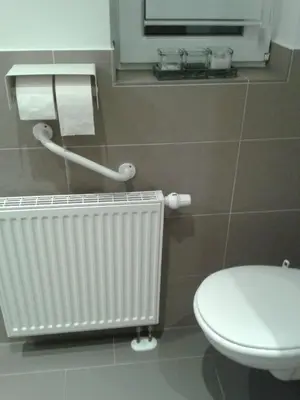 Ein Badezimmer in der Unterkunft BerLietz