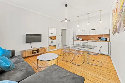 TV/Unterhaltungsangebot in der Unterkunft primeflats - Apartments Genter Berlin-Wedding