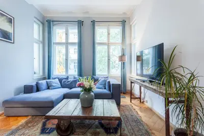 Ein Sitzbereich in der Unterkunft The Paul Loft, big 3 Bed room apartment, 120 m2, group & family friendly, Prenzlauer Berg, ideal for 4 - 8 Guests