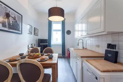 Küche/Küchenzeile in der Unterkunft The Paul Loft, big 3 Bed room apartment, 120 m2, group & family friendly, Prenzlauer Berg, ideal for 4 - 8 Guests