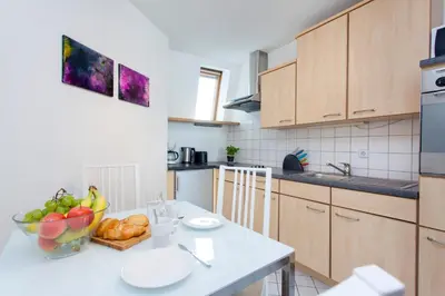 Küche/Küchenzeile in der Unterkunft The Danziger, 2 unique roof top units in PrenzlauerBerg, group & family friendly, from 2 up to 7 Guests