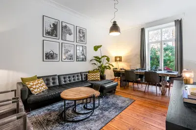 Ein Sitzbereich in der Unterkunft TheBödiker Group & Family Apartment, 3 BR, 1 Living room, 2 Bathrooms, ideal for bigger groups of 4 -9 Guests
