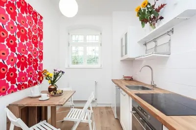 Küche/Küchenzeile in der Unterkunft Lofty Torstr Apartments, 4 unique units from 1-3 bedrooms in Mitte, ideal for families & groups, from 2 up to 8 Guests