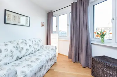 Ein Sitzbereich in der Unterkunft The Maybach - rooftop living XBerg, 1BR, 1 living room, group & family friendly, 2 - 4 Guests