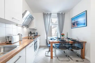 Küche/Küchenzeile in der Unterkunft The Rheinsberger Mitte, 80m2, 2BR & Living Room, downtown location, Sleeps 6