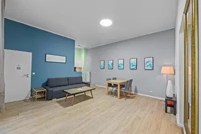Ein Sitzbereich in der Unterkunft Apartment Uthman Berlin-Neukölln