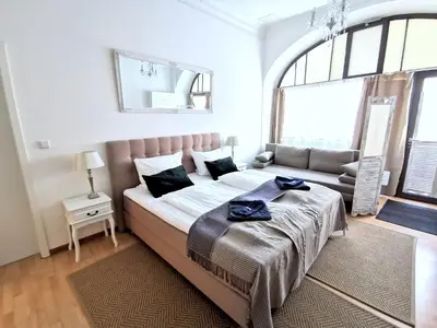 Ein Bett oder Betten in einem Zimmer der Unterkunft GASTEIN by ROCKCHAIR Apartments l SUPERHOST Status l 2 Bedrooms Boxspringbeds 1,5 Bathrooms - Cozy Family & Business Flair welcomes you!