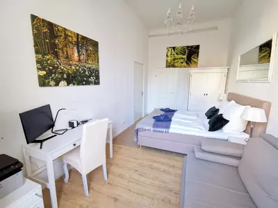 TV/Unterhaltungsangebot in der Unterkunft GASTEIN by ROCKCHAIR Apartments l SUPERHOST Status l 2 Bedrooms Boxspringbeds 1,5 Bathrooms - Cozy Family & Business Flair welcomes you!