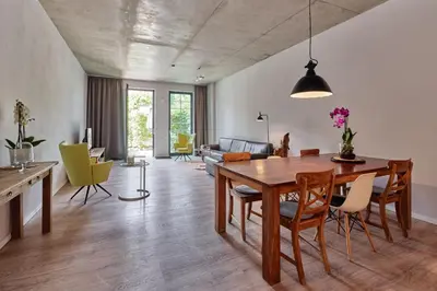 Ein Sitzbereich in der Unterkunft havelblau Ferienlofts